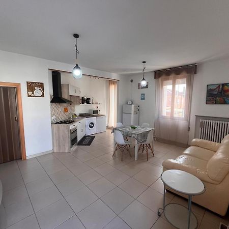 Good House- Ampio Appartamento Vicino Al Mare Rimini Luaran gambar