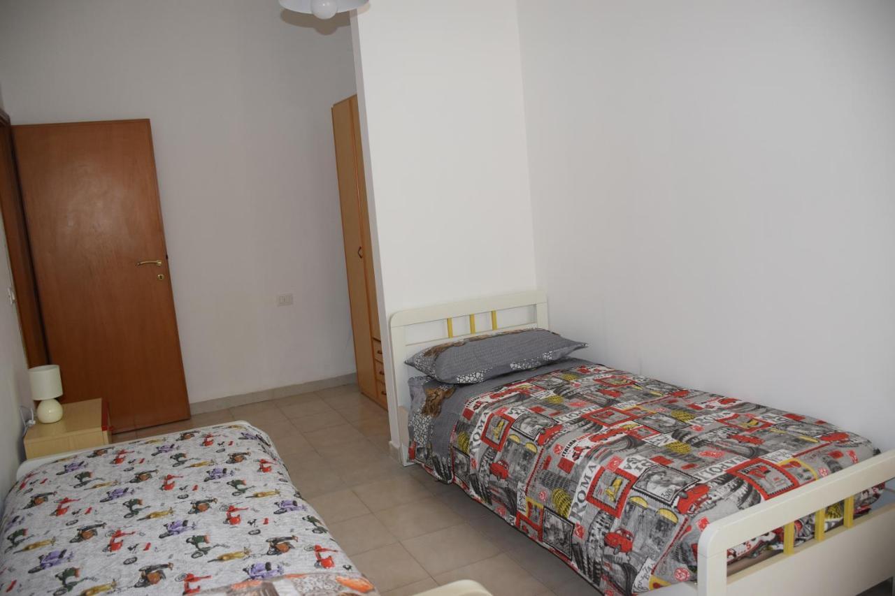 Good House- Ampio Appartamento Vicino Al Mare Rimini Luaran gambar