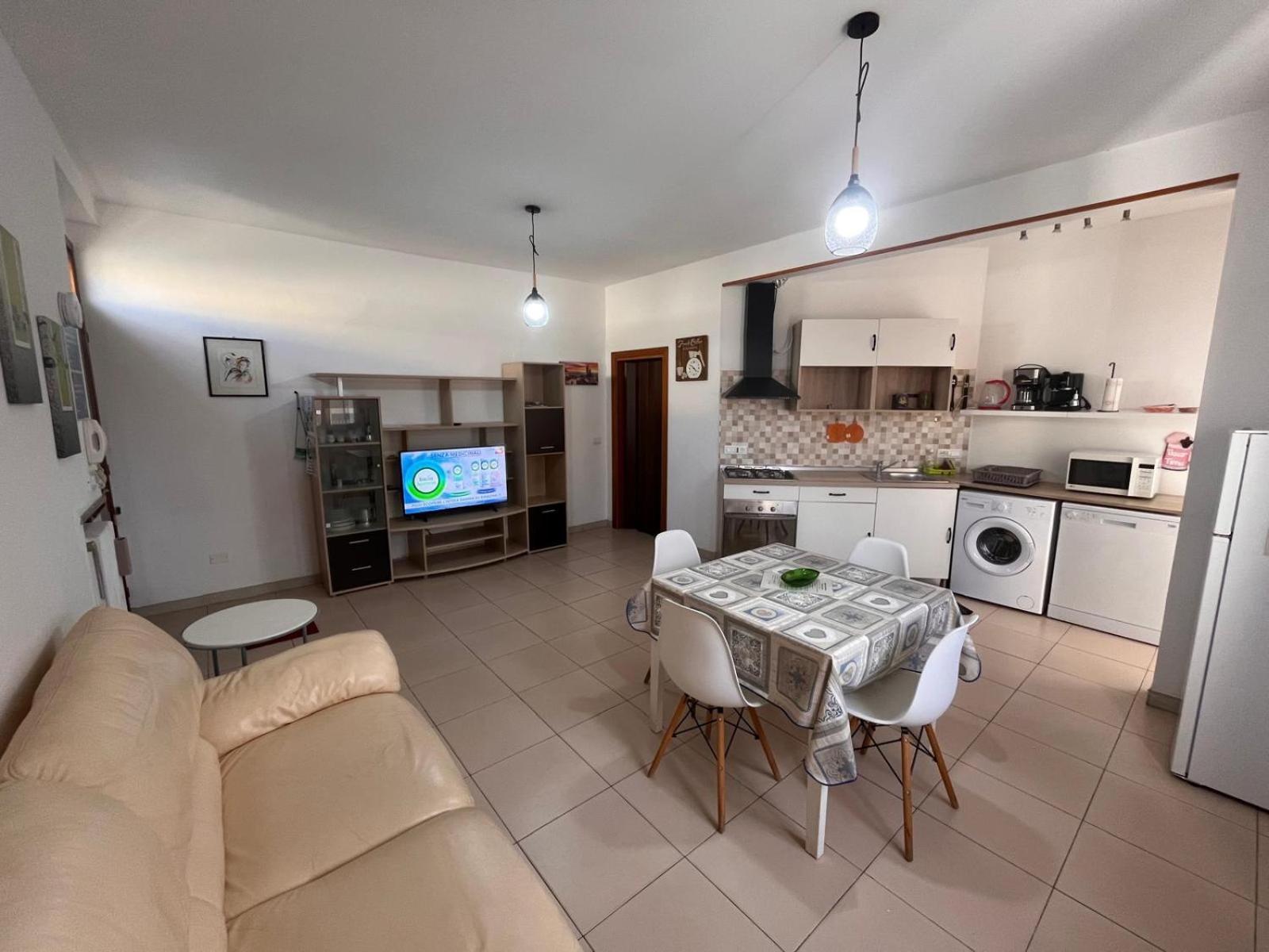 Good House- Ampio Appartamento Vicino Al Mare Rimini Luaran gambar