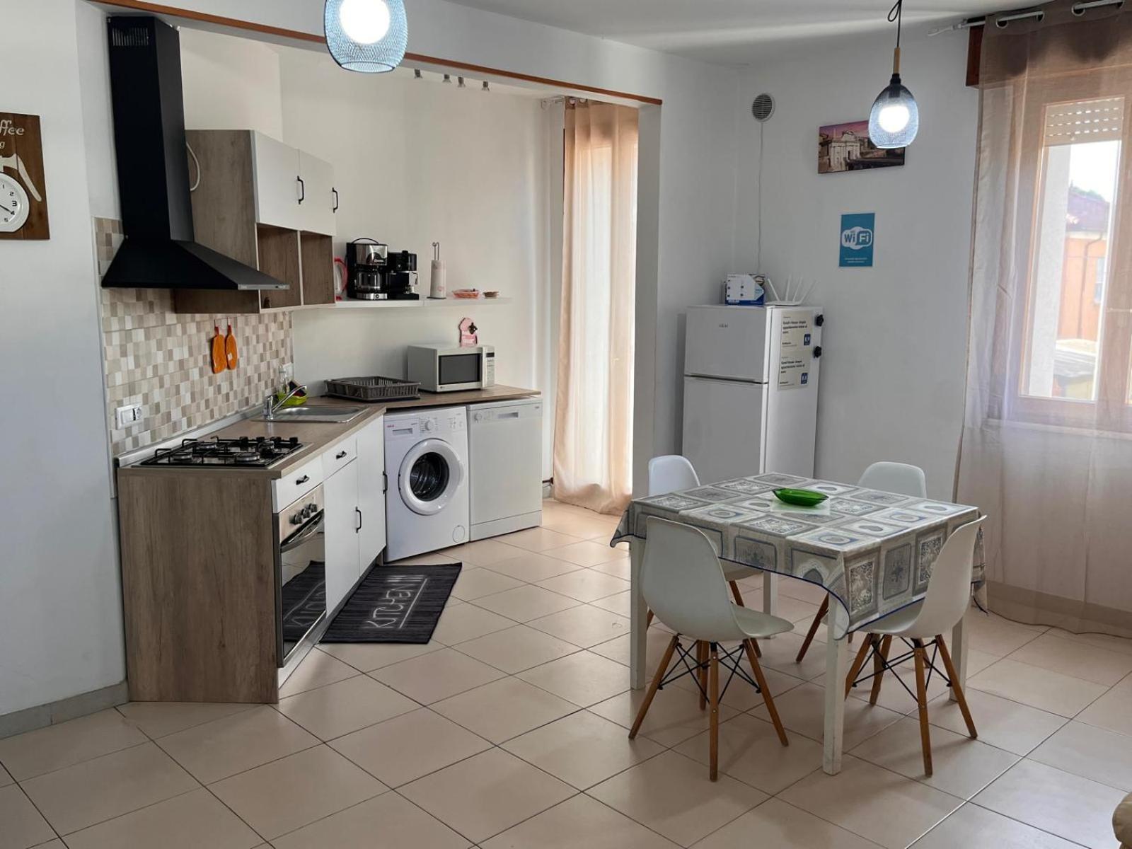 Good House- Ampio Appartamento Vicino Al Mare Rimini Luaran gambar